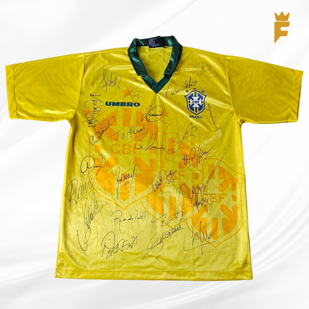 Camisa Brasil Copa do Mundo 1994 oficial da época, autografada por todo elenco tetracampeão.