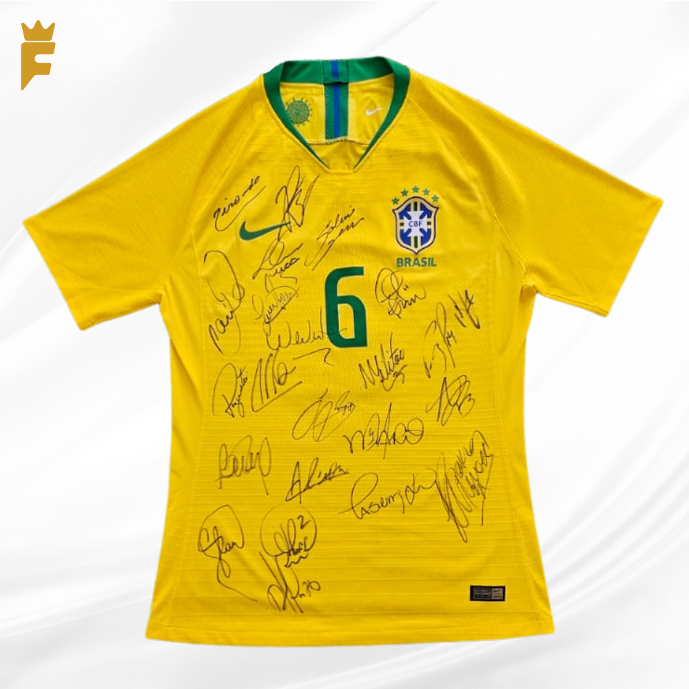 Camisa Brasil 2018/29 vers de jogo amistoso autografada 23 jogadores